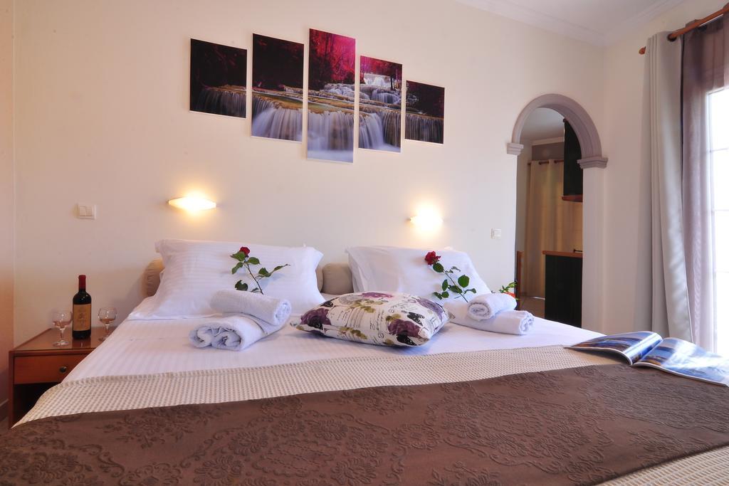 Rolandos Apartments Agios Gordios  Extérieur photo