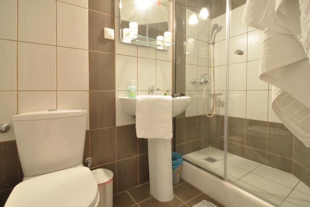 Rolandos Apartments Agios Gordios  Extérieur photo