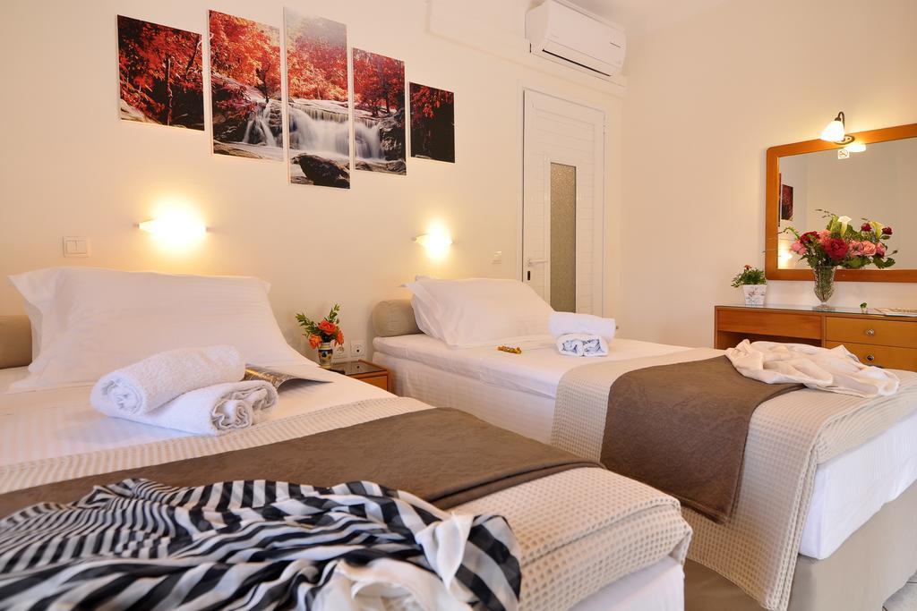 Rolandos Apartments Agios Gordios  Extérieur photo